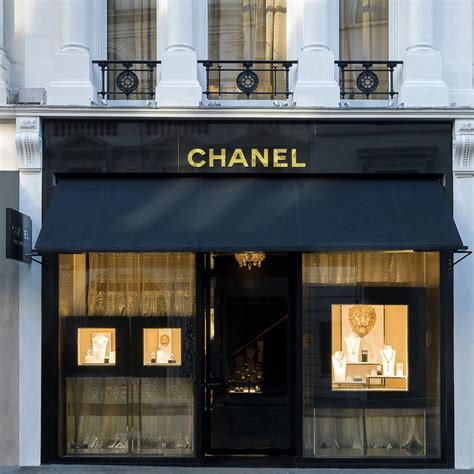 boutique chanel londra|Chanel boutique london bond street.